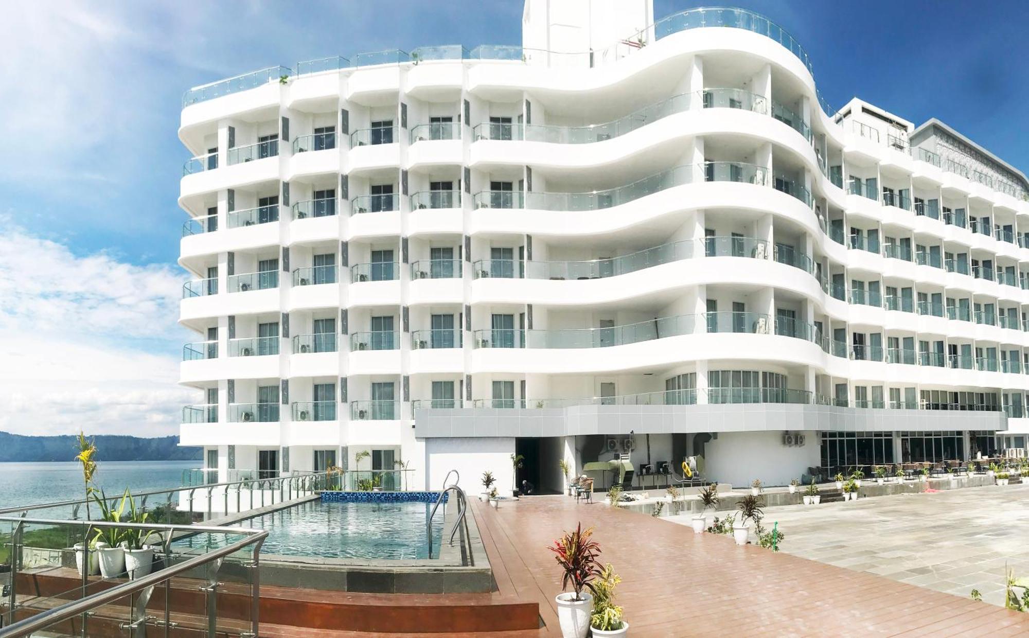 Labersa Hotel & Convention Center Samosir Sinapuran Exterior photo