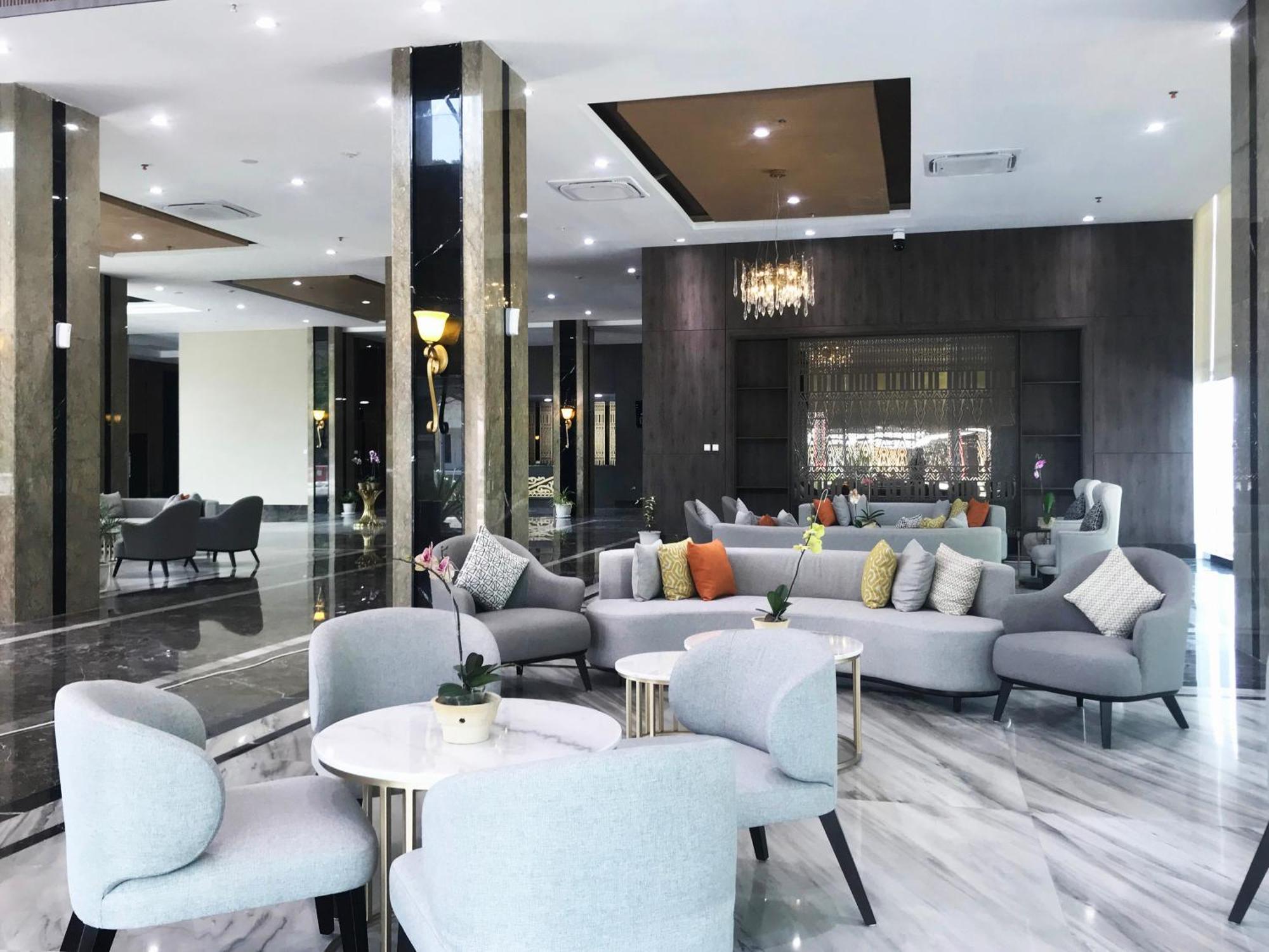 Labersa Hotel & Convention Center Samosir Sinapuran Exterior photo