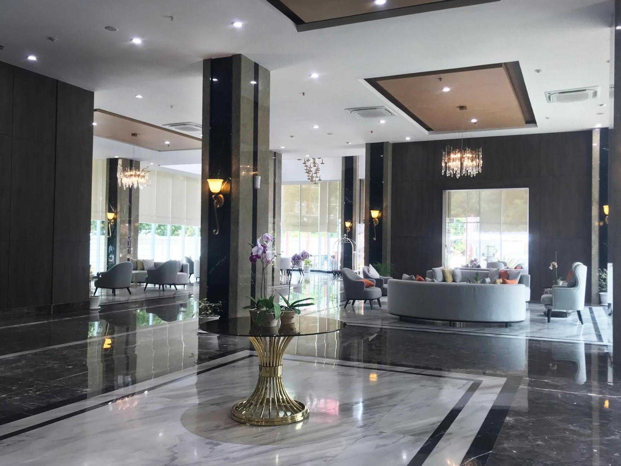 Labersa Hotel & Convention Center Samosir Sinapuran Exterior photo