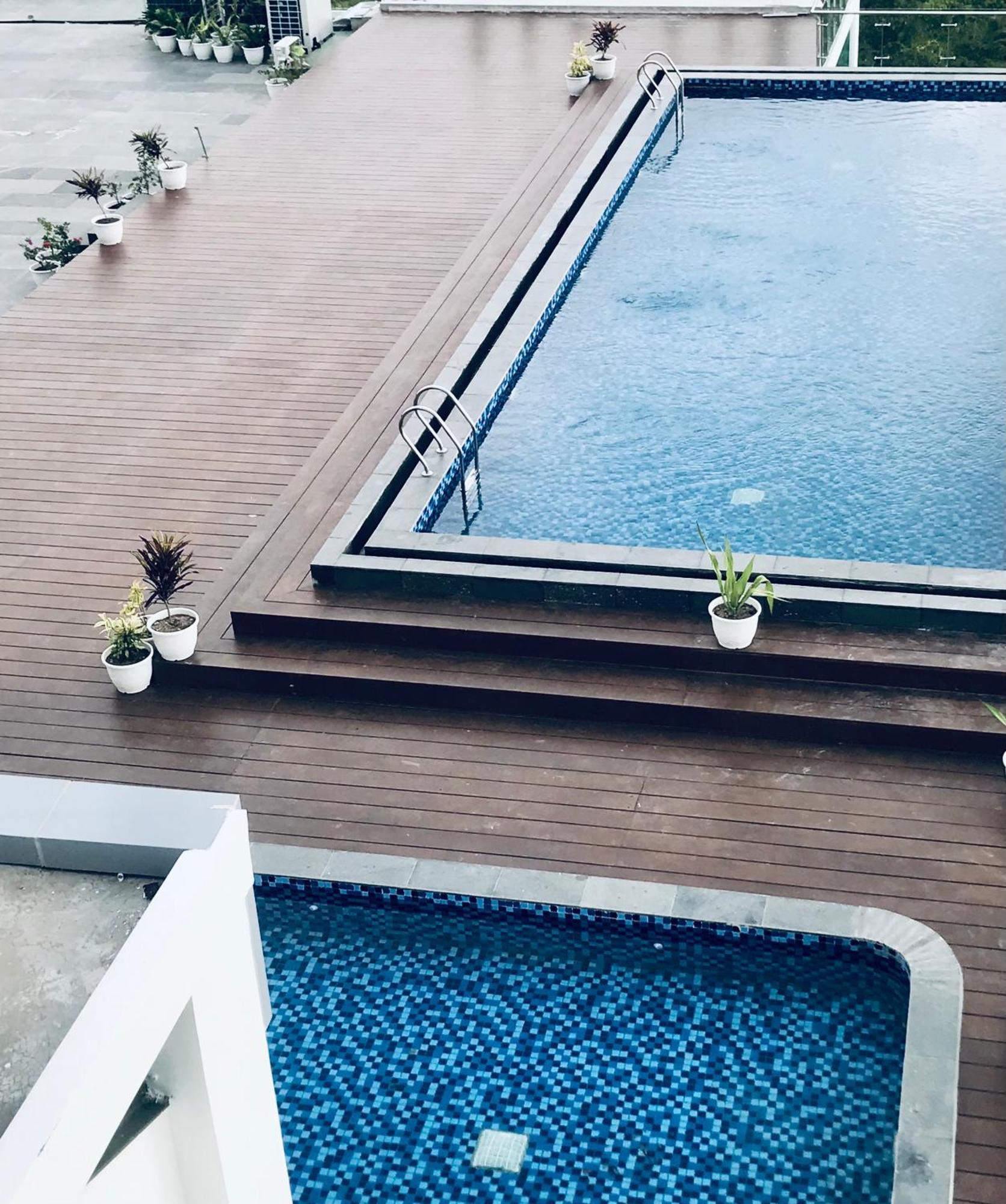 Labersa Hotel & Convention Center Samosir Sinapuran Exterior photo